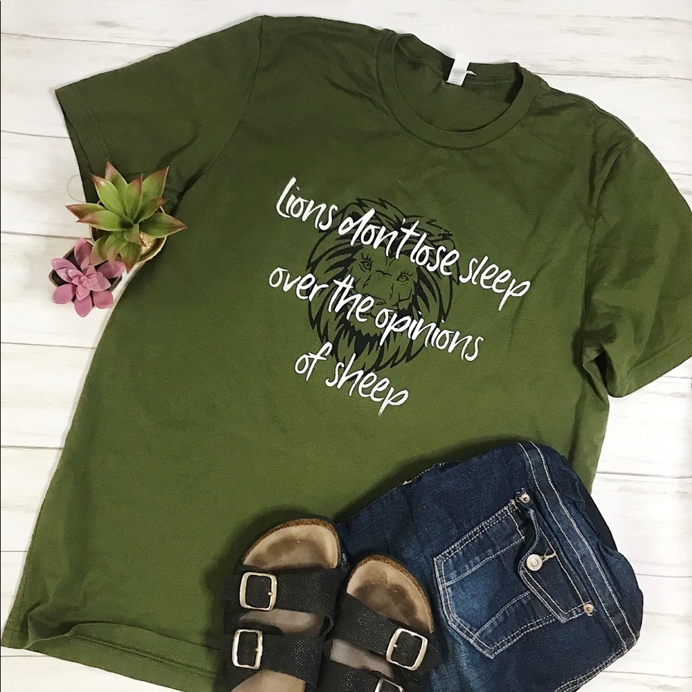 Lions graphic tee